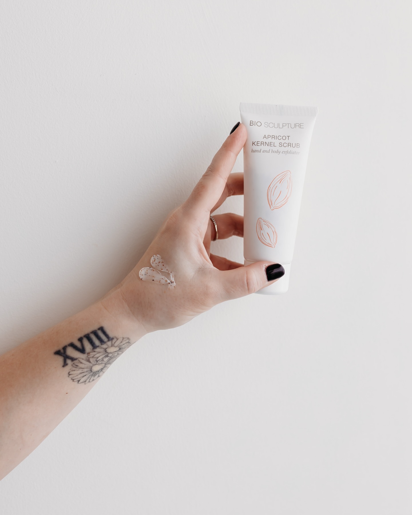 Bio Sculpture hand scrub product